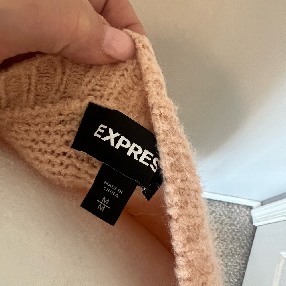 Pink sweater - Picture 3 of 3